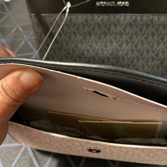 No longer available- Michael Kors kimberly 3 in one bag - Picture 2 of 16